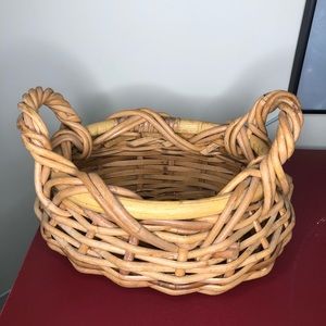 Vintage Accents - Vintage Wicker Basket Vintage Accents - Vintage Wicker Basket